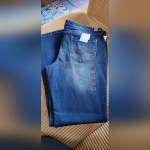 Maurices flare leg Jean 17/18 long new with tags